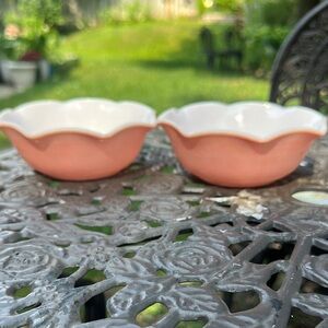 2 x VINTAGE HAZEL ATLAS RUFFLED CRINOLINE PINK & WHITE MILKGLASS 5.5" BOWLS